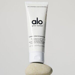 Alo Yoga Mineral Sunscreen - Invisible Mineral Body SPF 30